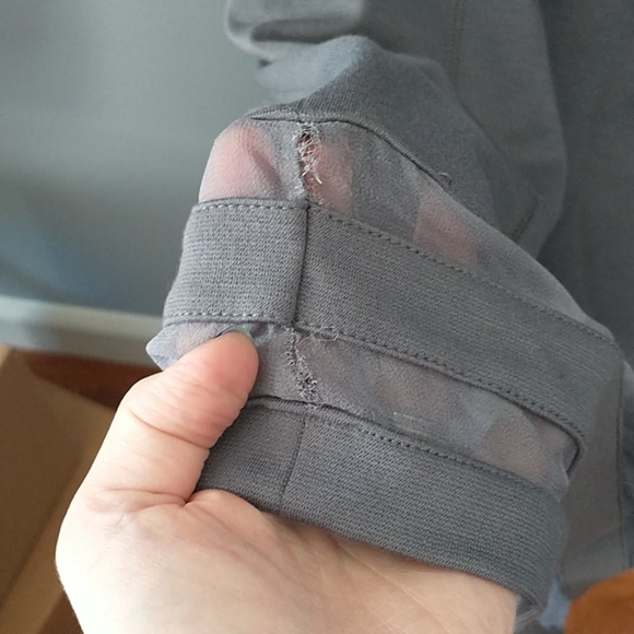 Cap sleeved sheath dress - Picture 5 of 5